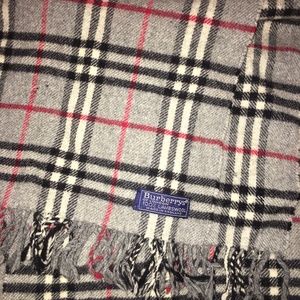 vintage burberry wool scarf